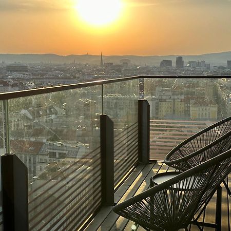 Panorama Sky Apartment I Rooftop Pool I Metro Station Bécs Kültér fotó