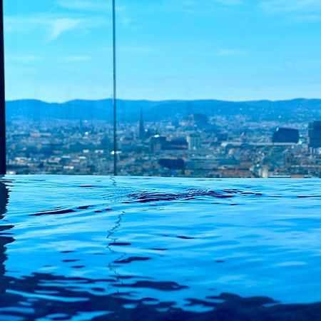 Panorama Sky Apartment I Rooftop Pool I Metro Station Bécs Kültér fotó