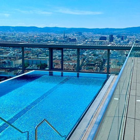 Panorama Sky Apartment I Rooftop Pool I Metro Station Bécs Kültér fotó