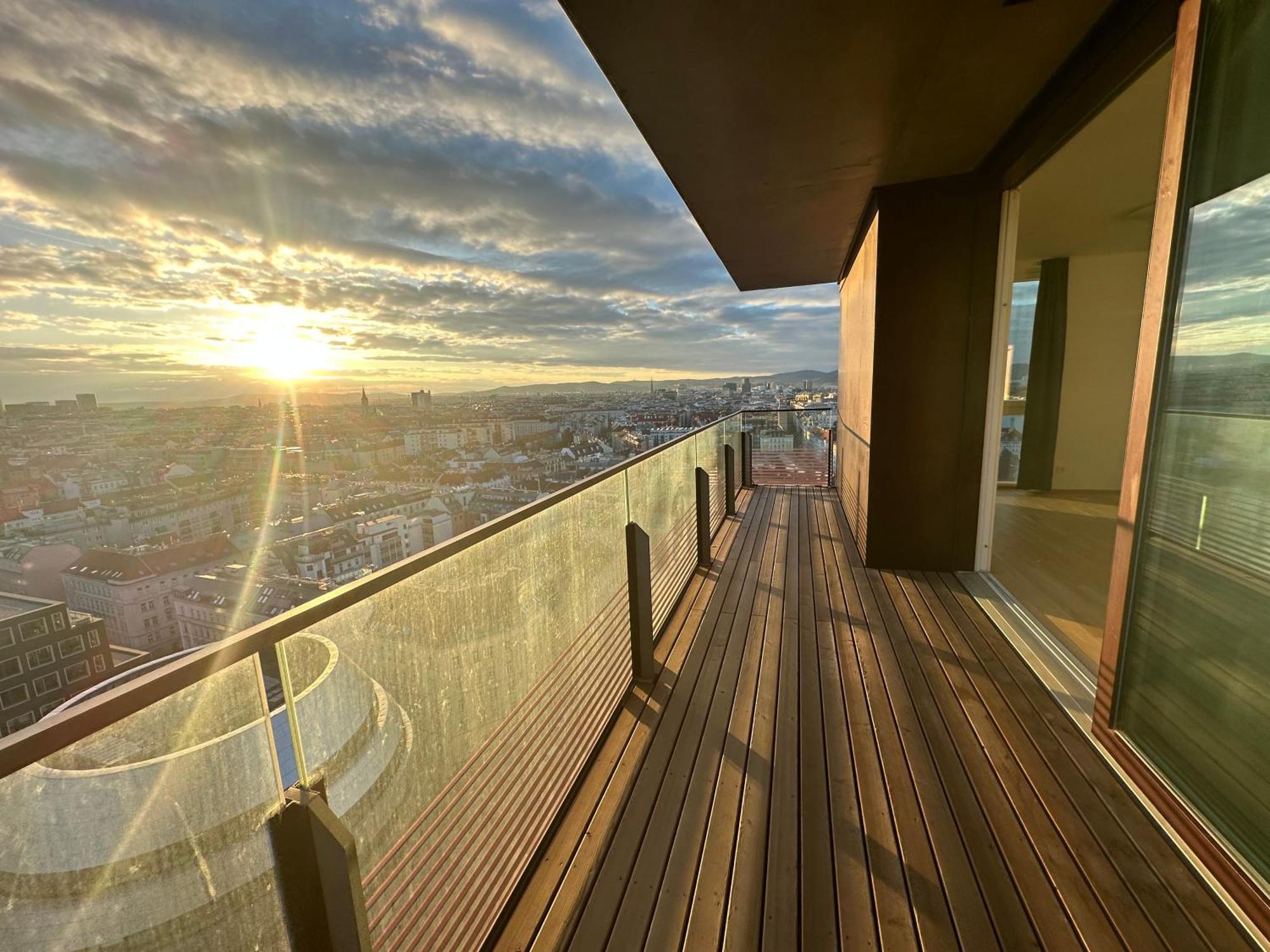 Panorama Sky Apartment I Rooftop Pool I Metro Station Bécs Kültér fotó
